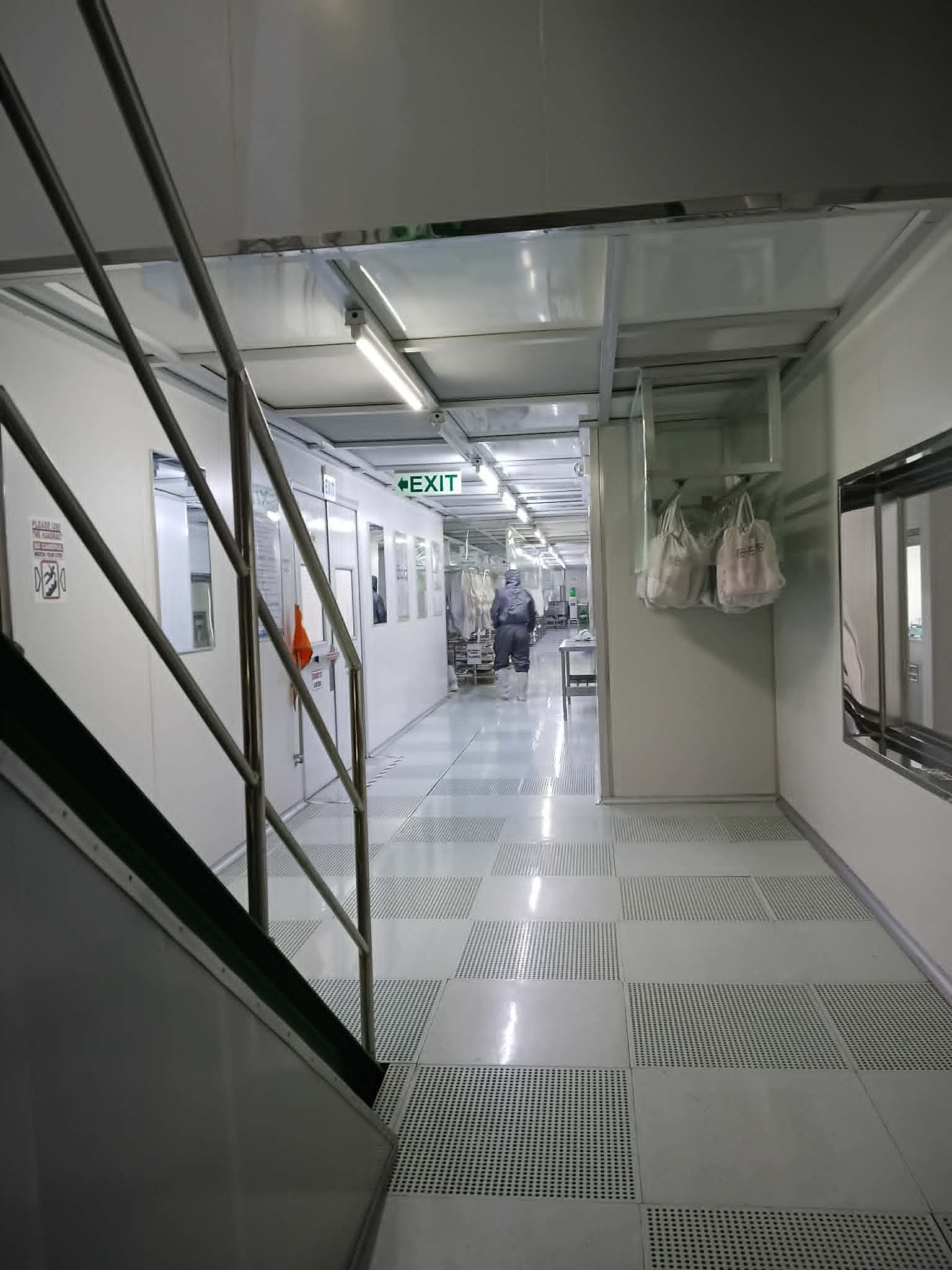 Cleanroom – Ceiling Installation